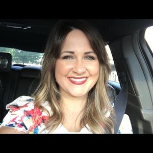 Meet your Posher, Adria